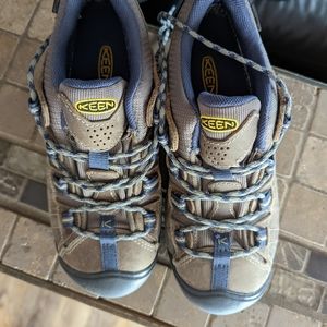 Keen women's hiking shoes